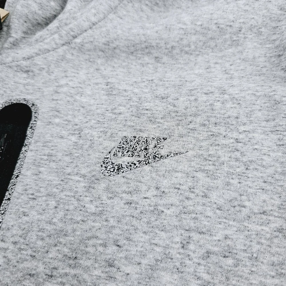 Nike Sportswear Tech Fleece Hoodie - Picture 5 of 10